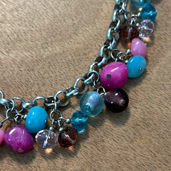Silver tone Statement Necklace with faceted multi colored glass bead dangles - Picture 4 of 4